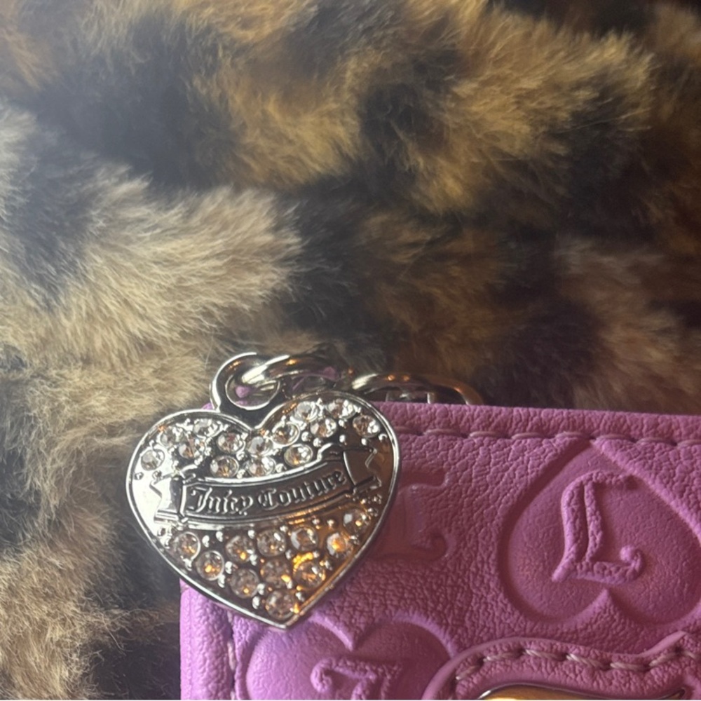 Juicy Couture Lilac Embossed Zip Wallet with Heart Charm - Picture 2 of 5